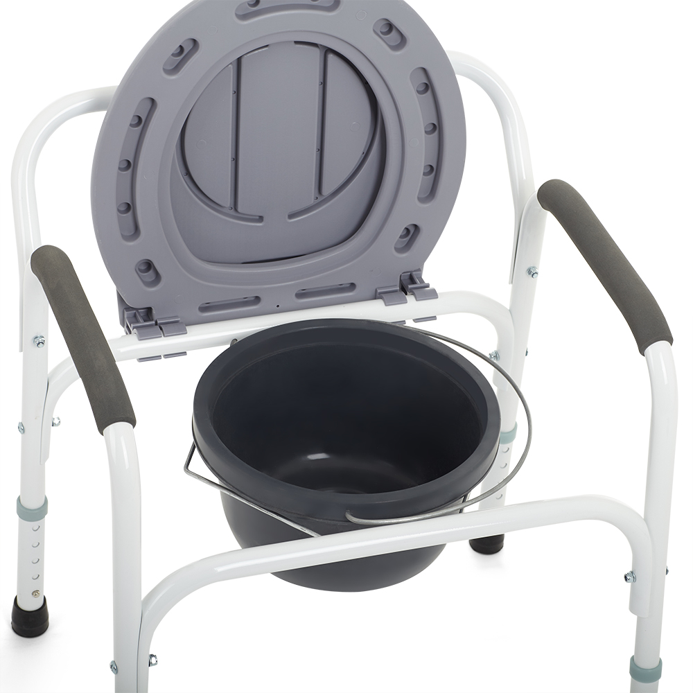 Кресло стул с санитарным оснащением прямое